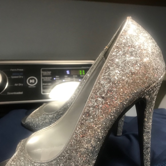 Shoes - Picture 5 of 6